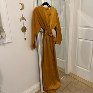 Beautiful long sleeve golden maxi dress